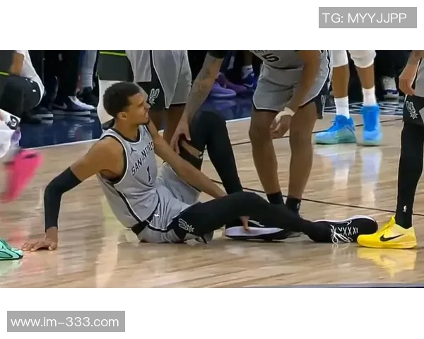 米奇谈文班遭戈贝尔垫脚经历直言疼痛但坚持完赛应无大碍